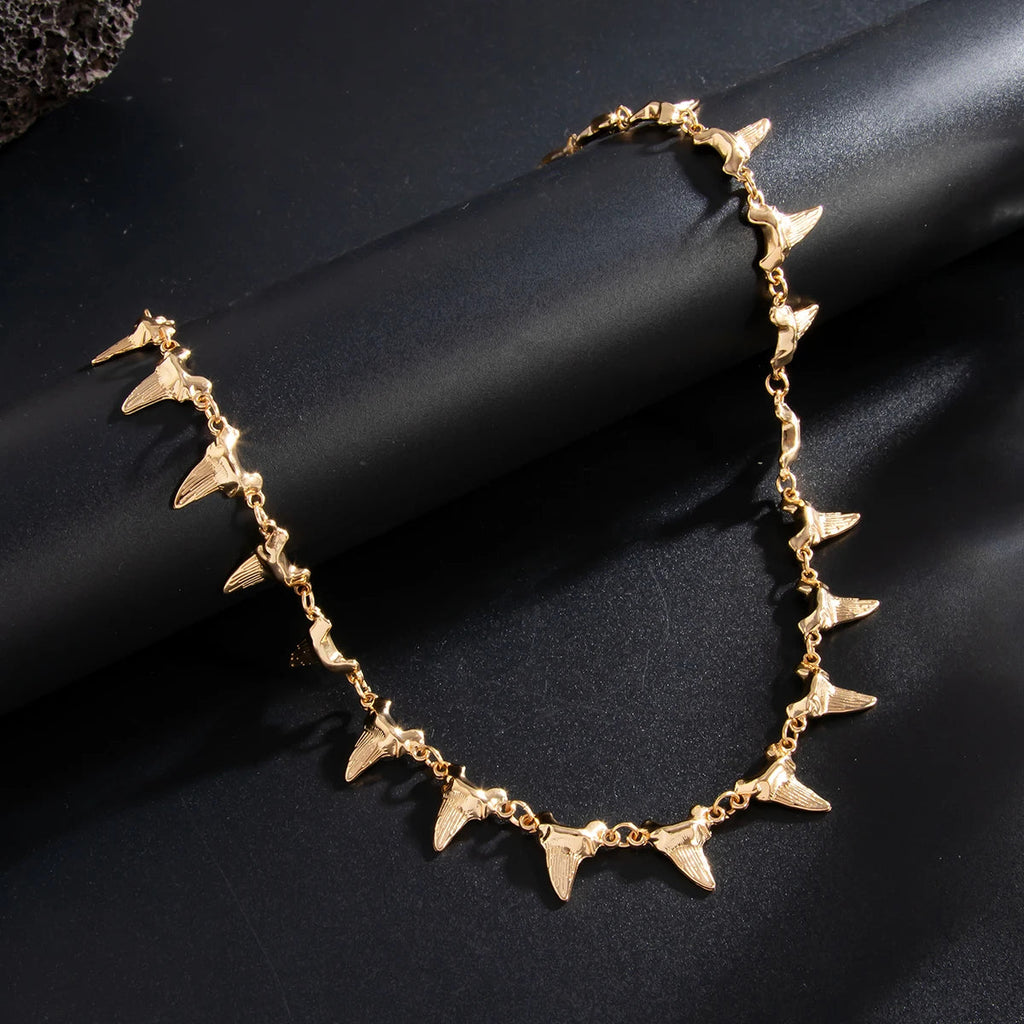 Elegant Abyss Fang Pendant Necklace