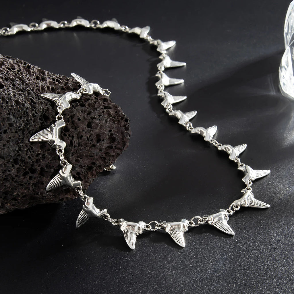 Elegant Abyss Fang Pendant Necklace
