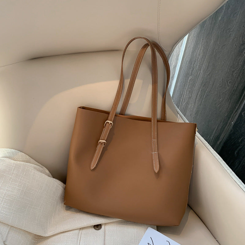Chic & Spacious Women's Tote Bag Light Brown