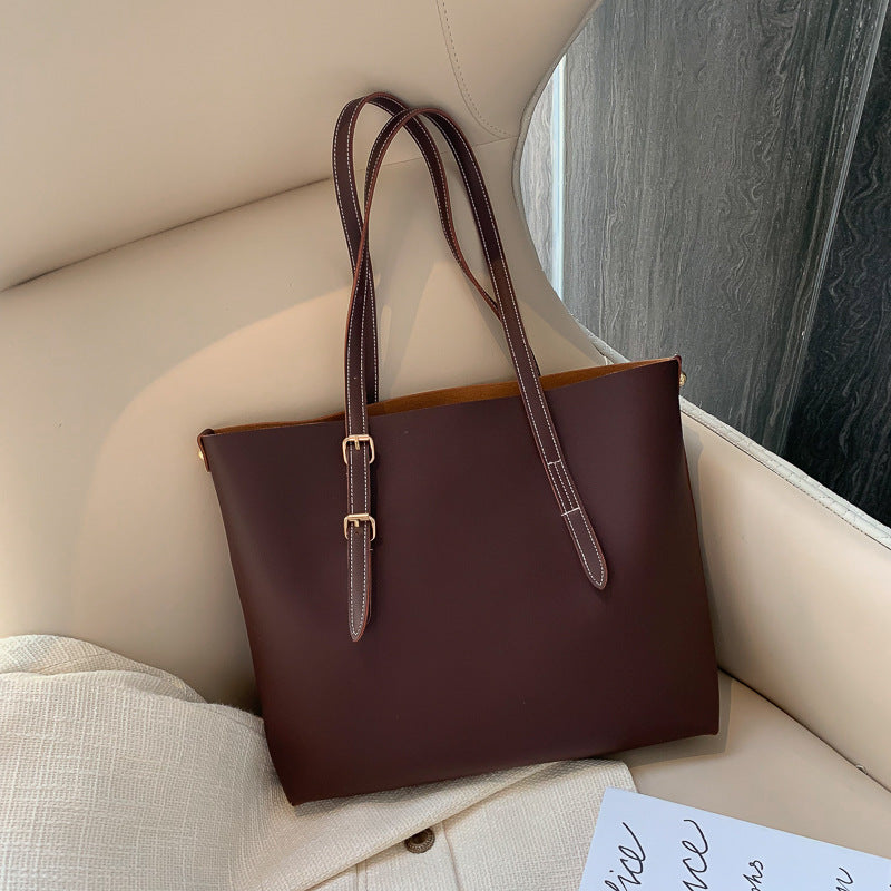 Chic & Spacious Women's Tote Bag Dark brown