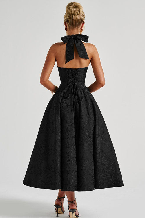 Dame maxi-kjole i jacquard med V-udskæring, halterneck og ærmeløs design