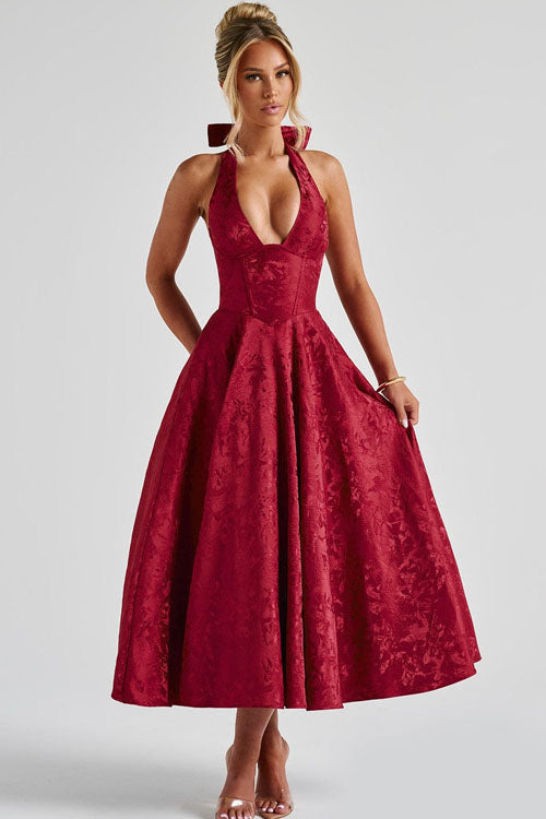 Dame maxi-kjole i jacquard med V-udskæring, halterneck og ærmeløs design