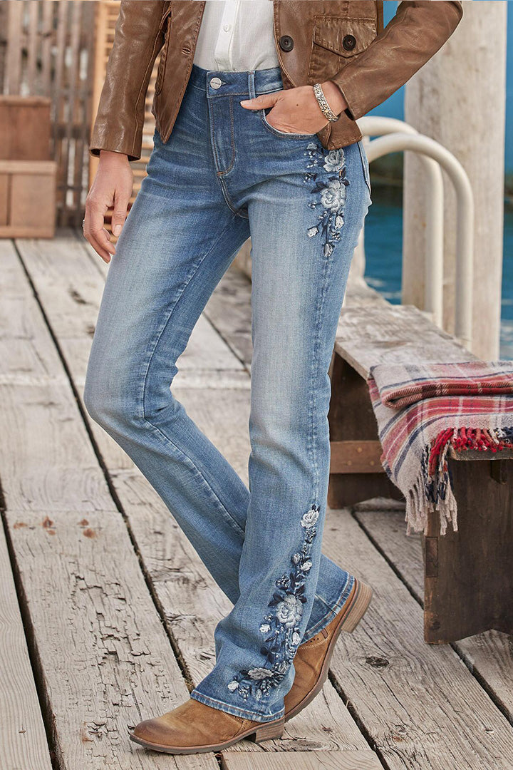 Damejeans med blomsterbroderi, håndbroderet, mellemhøj talje og bootcut