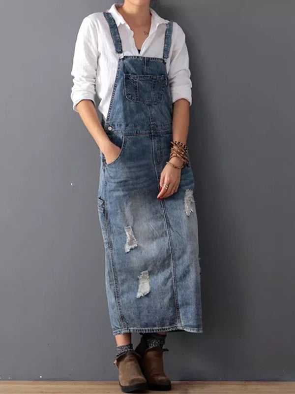 Dame denim-overallskjole med slidte detaljer og slids bagpå