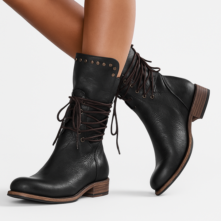 Botas de mujer con cordones, hasta media pantorrilla y con tachuelas