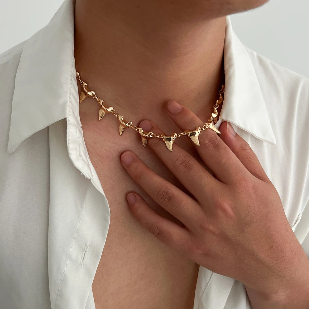 Elegant Abyss Fang Pendant Necklace-MODAUTLET