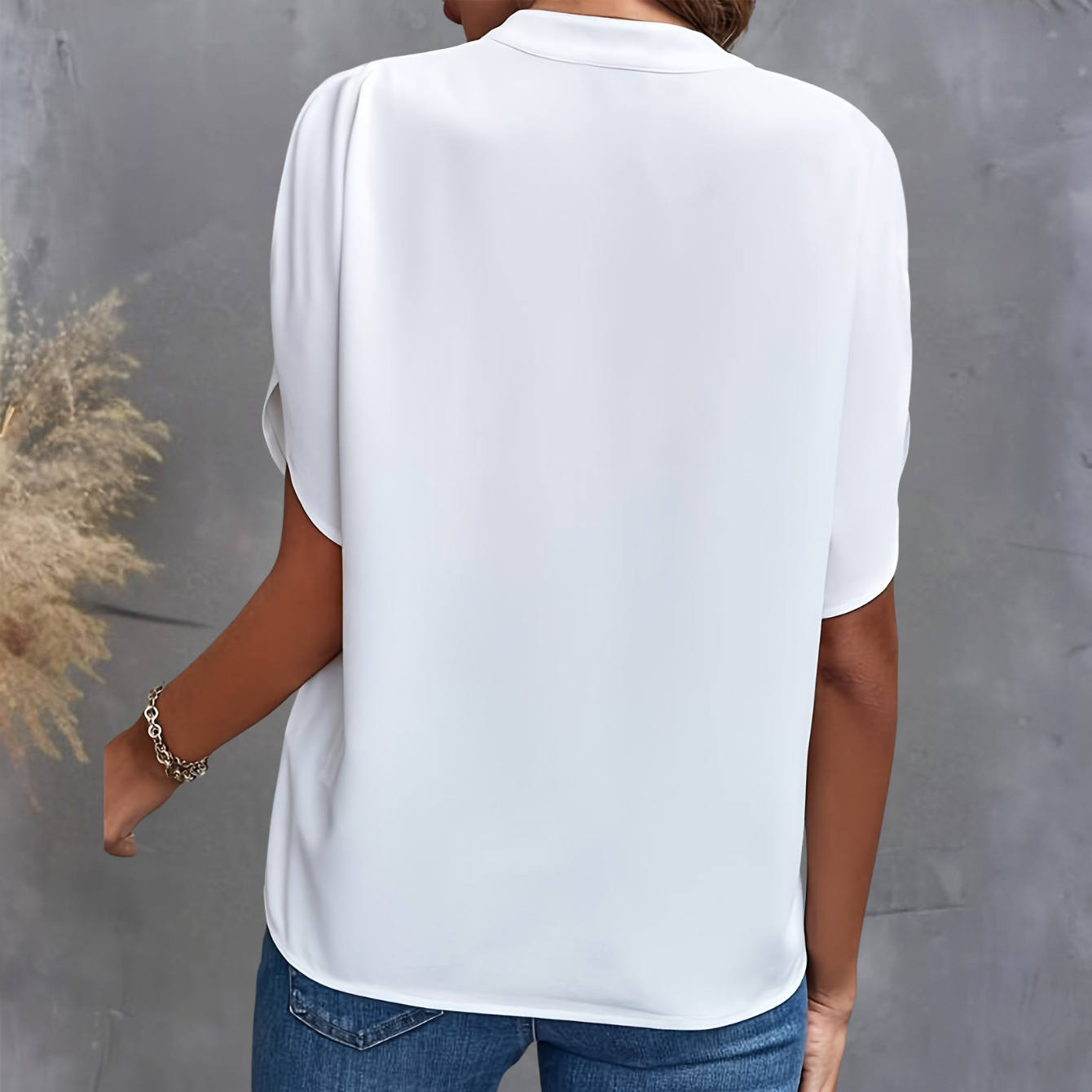 Womens's Elegant V-Cut Top