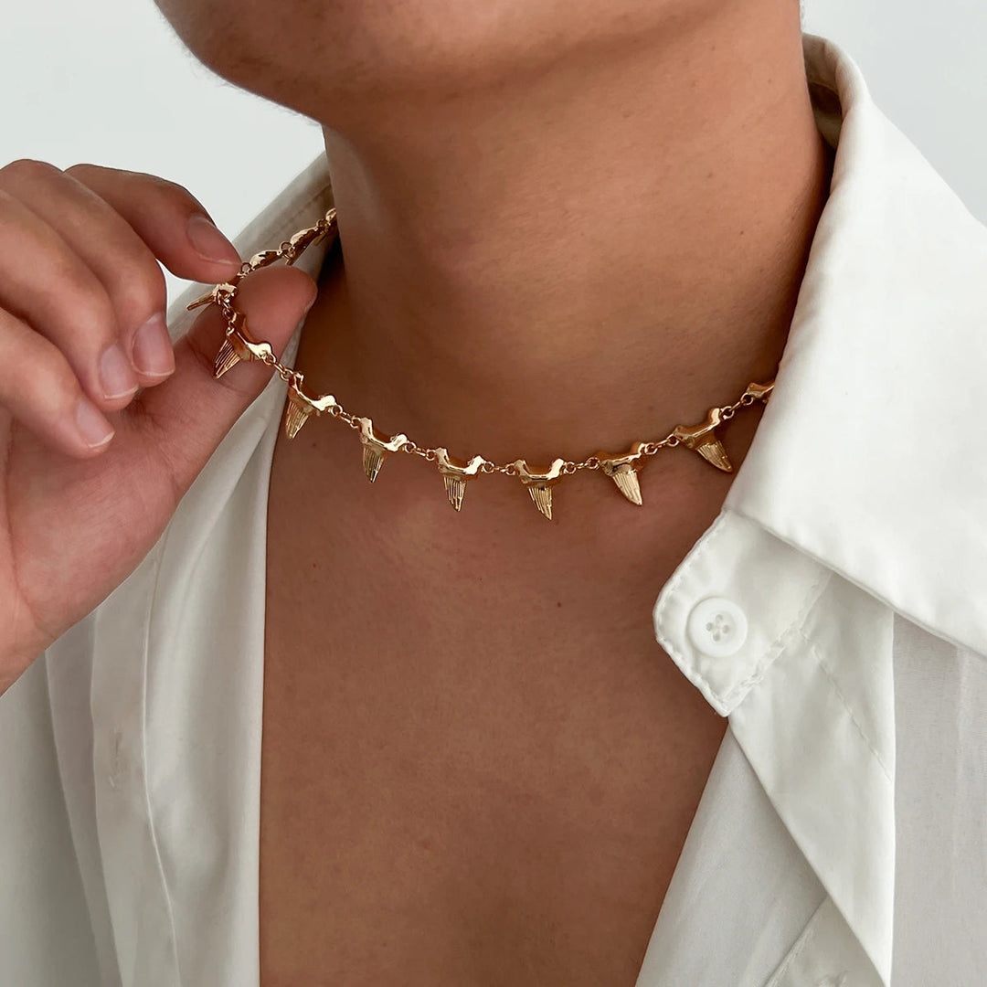Elegant Abyss Fang Pendant Necklace-MODAUTLET
