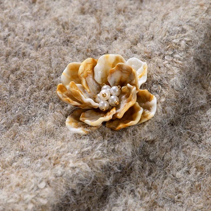 Women's Cozy Cropped Collared Cardigan – Stylish Comfort