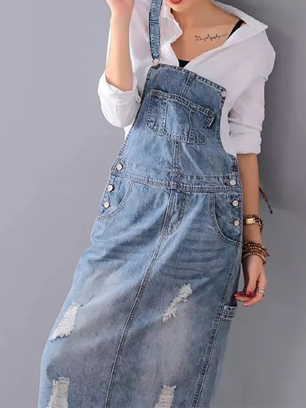 Dame denim-overallskjole med slidte detaljer og slids bagpå