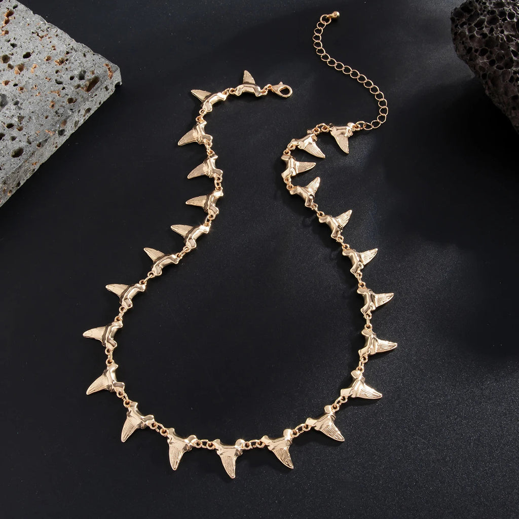 Elegant Abyss Fang Pendant Necklace