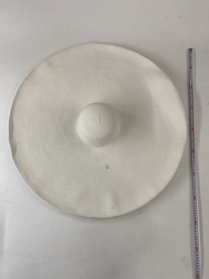 Sombrero de paja elegante para viajes y aventuras de vacaciones