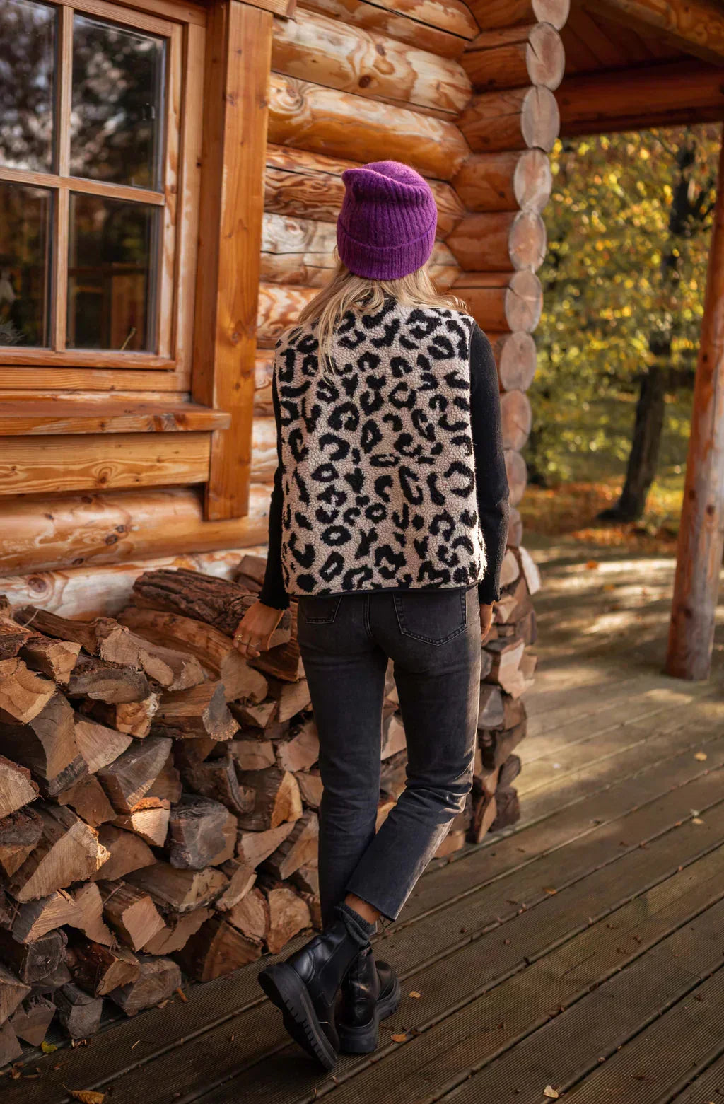 Colete com padrão de leopardo para mulher