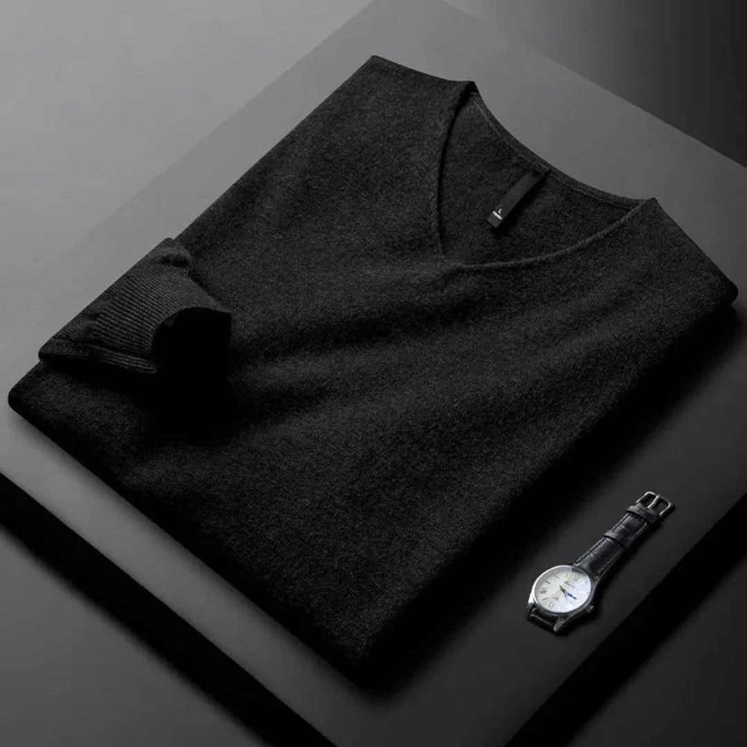 Cashmere V-Neck Sweater for Ultimate Comfort Classic Black