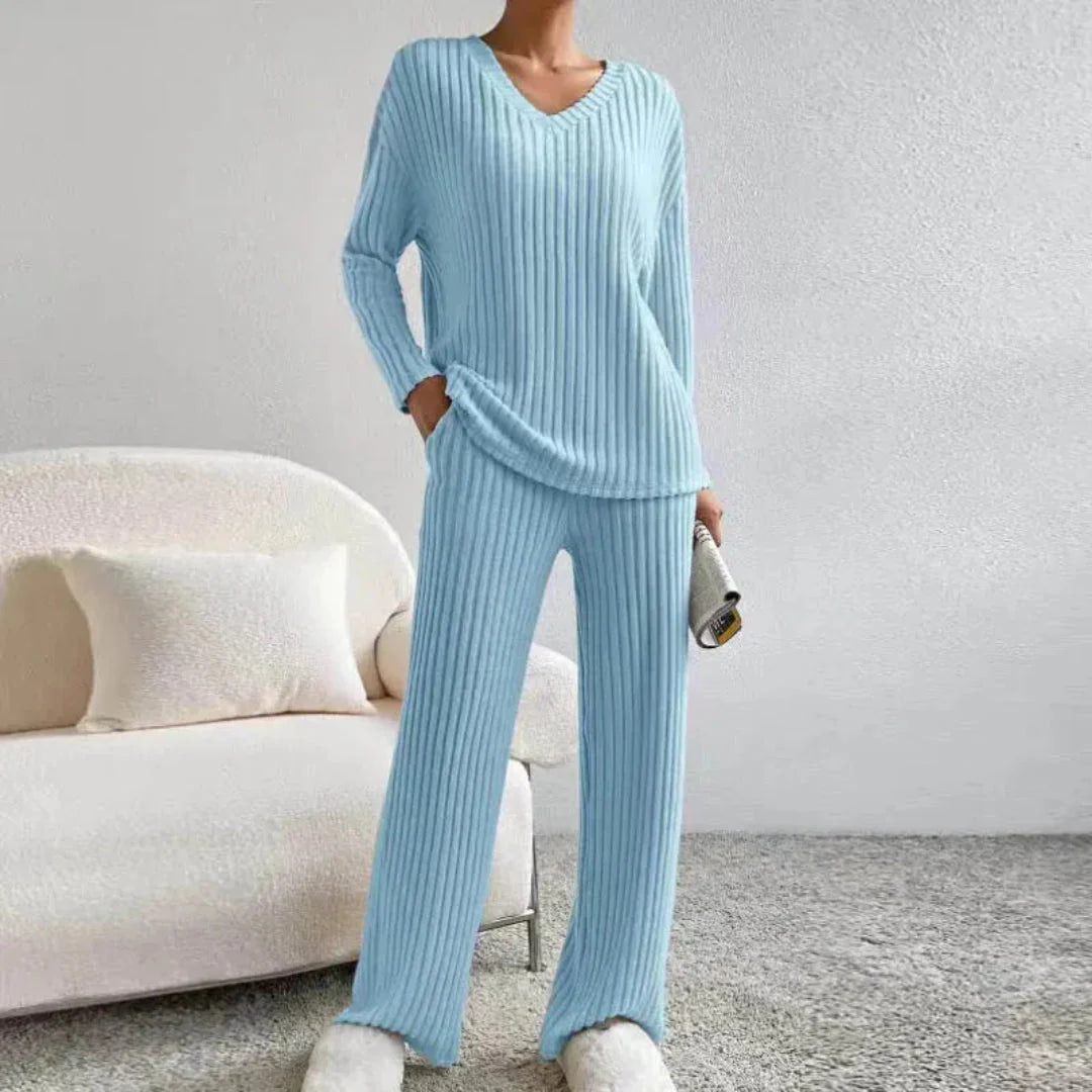 Two-Piece Loungewear Set for Ultimate Comfort Blue