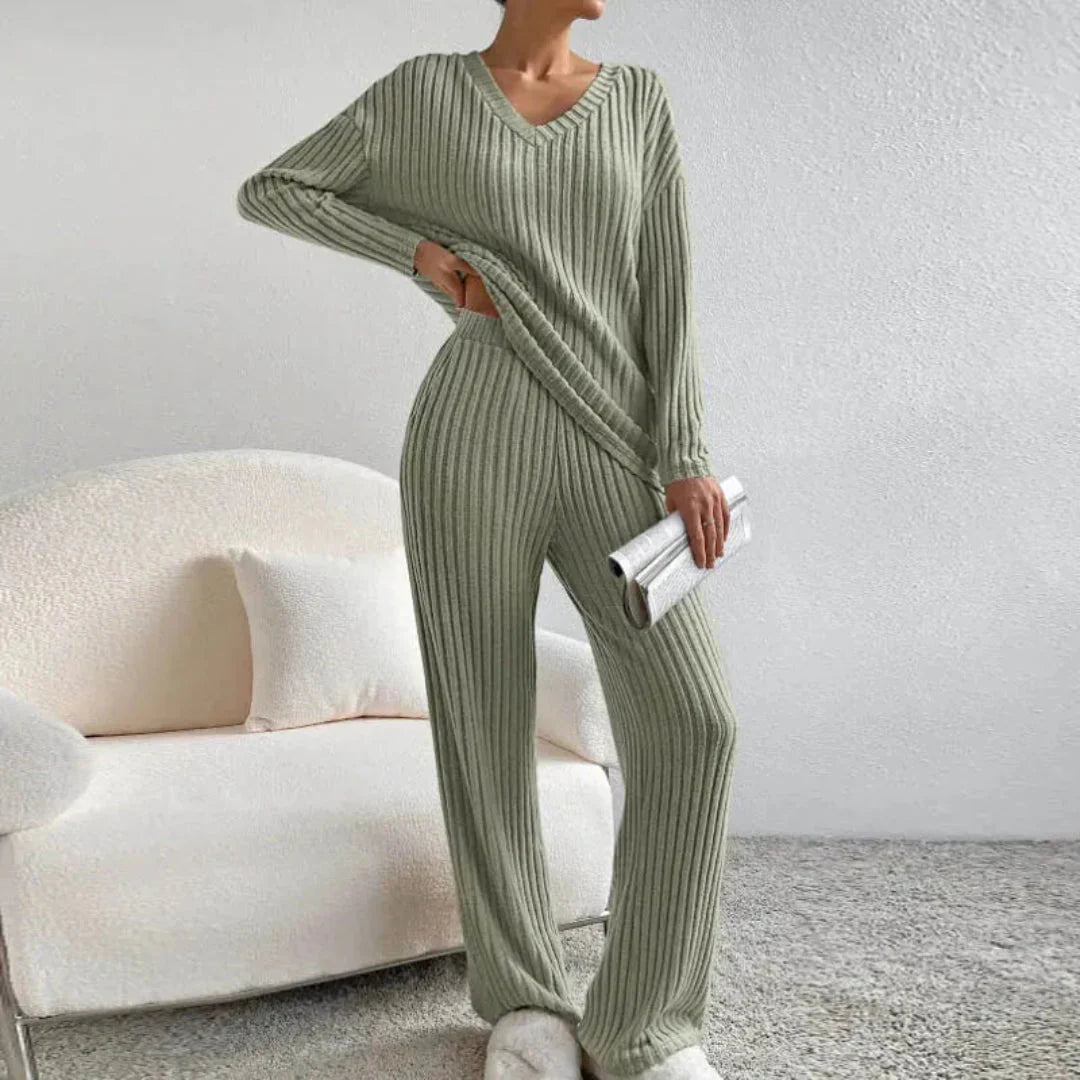 Two-Piece Loungewear Set for Ultimate Comfort Green