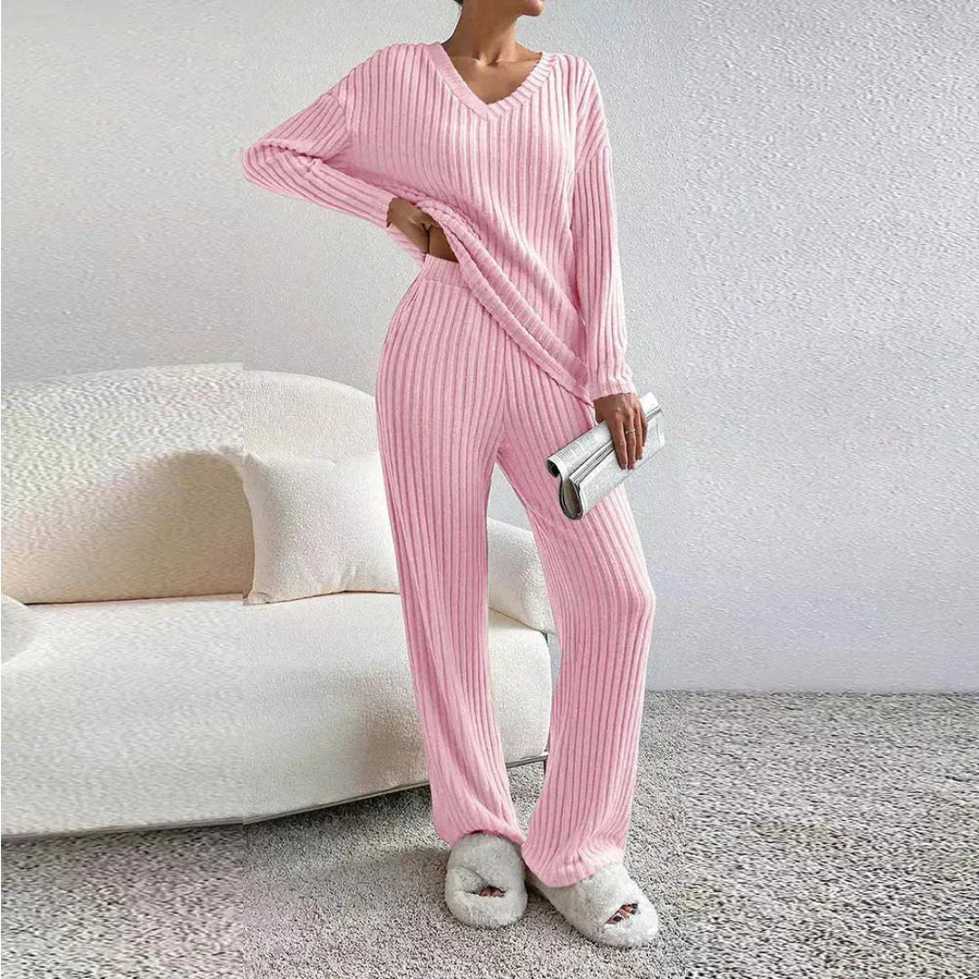 Two-Piece Loungewear Set for Ultimate Comfort Pink