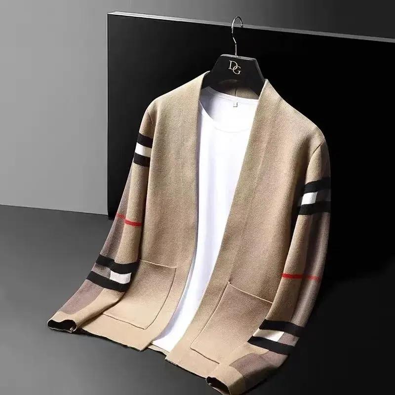 Classic Cardigan - Timeless Style and Comfort
