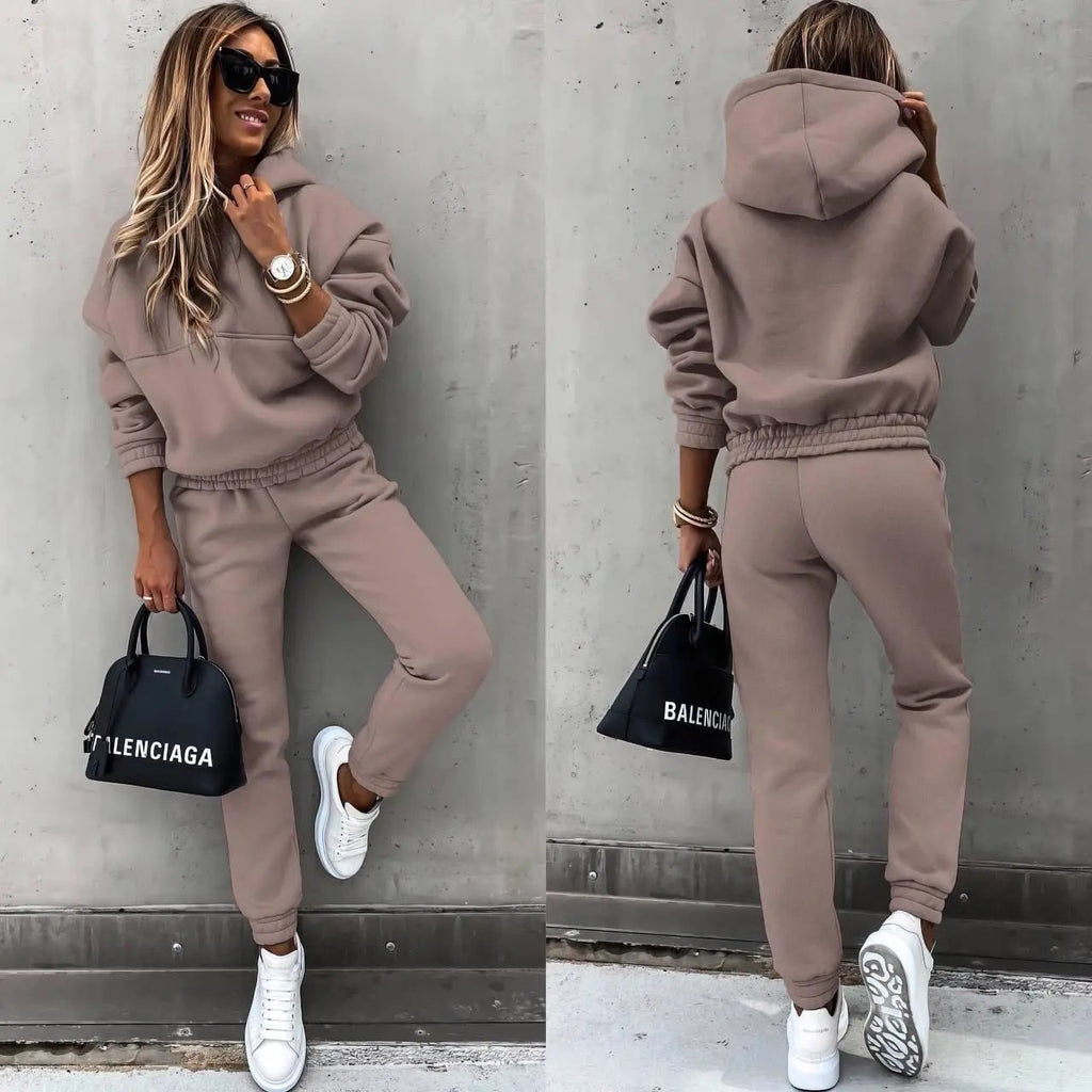 Women's Cozy Hoodie and Jogger Set – Effortless Style and Comfort Brown