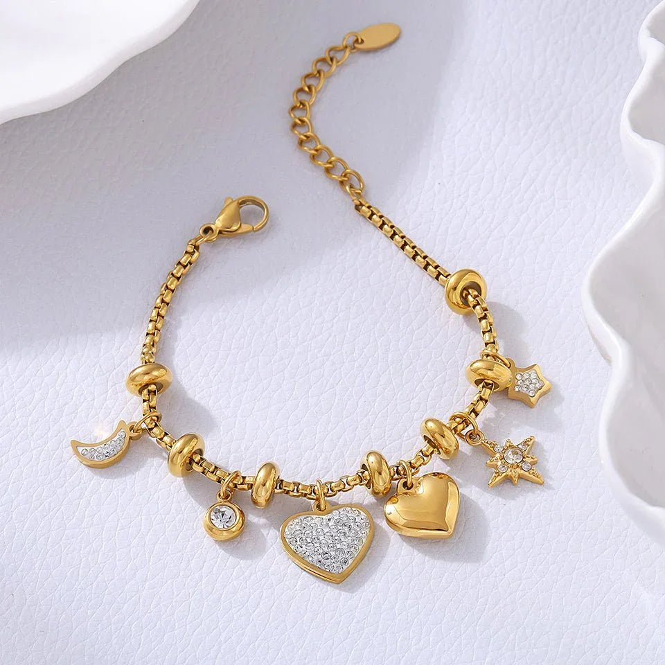Charming Heart Bracelet Gold