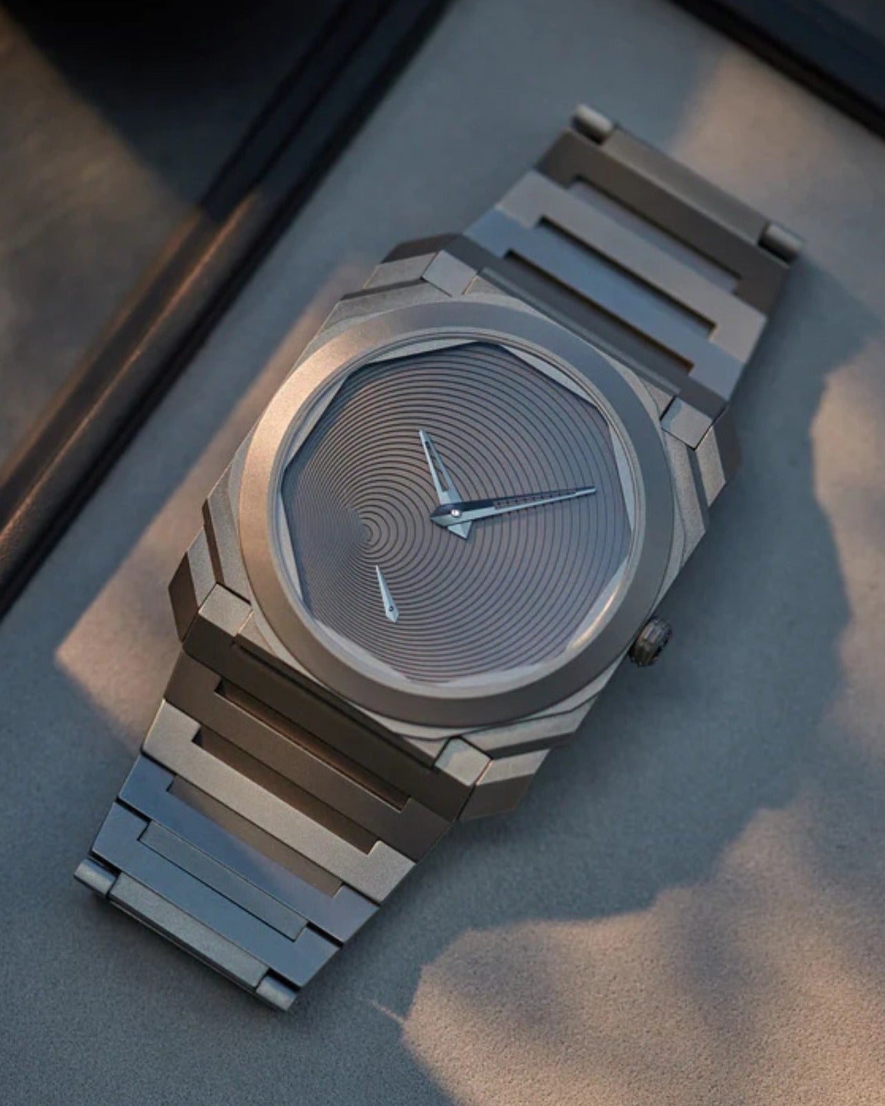 Facet-08 Monolith Design