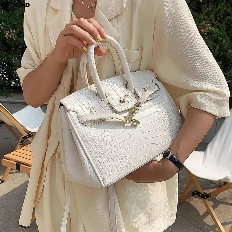 Elegant Handbag for Women – Spacious & Versatile Design White