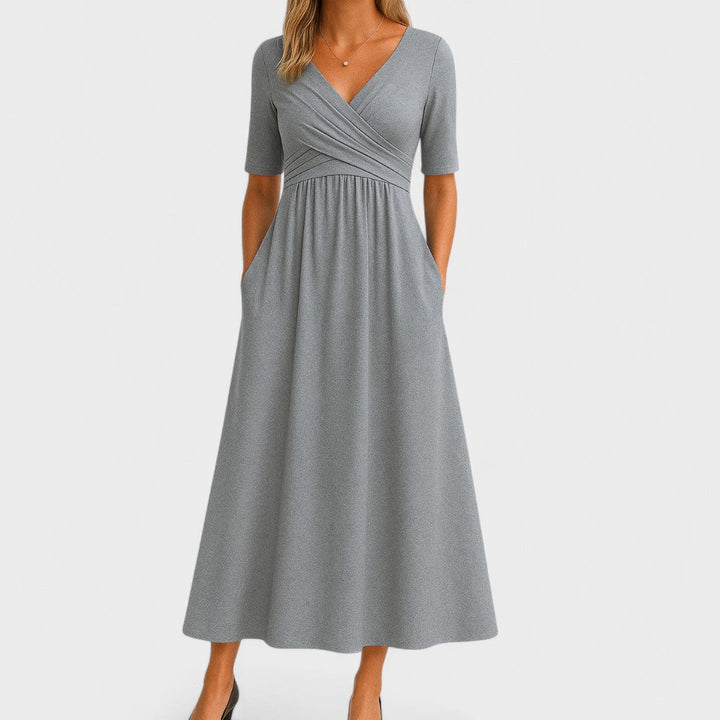 Jessica | Stilfuld kvindelig midikjole med V-hals design