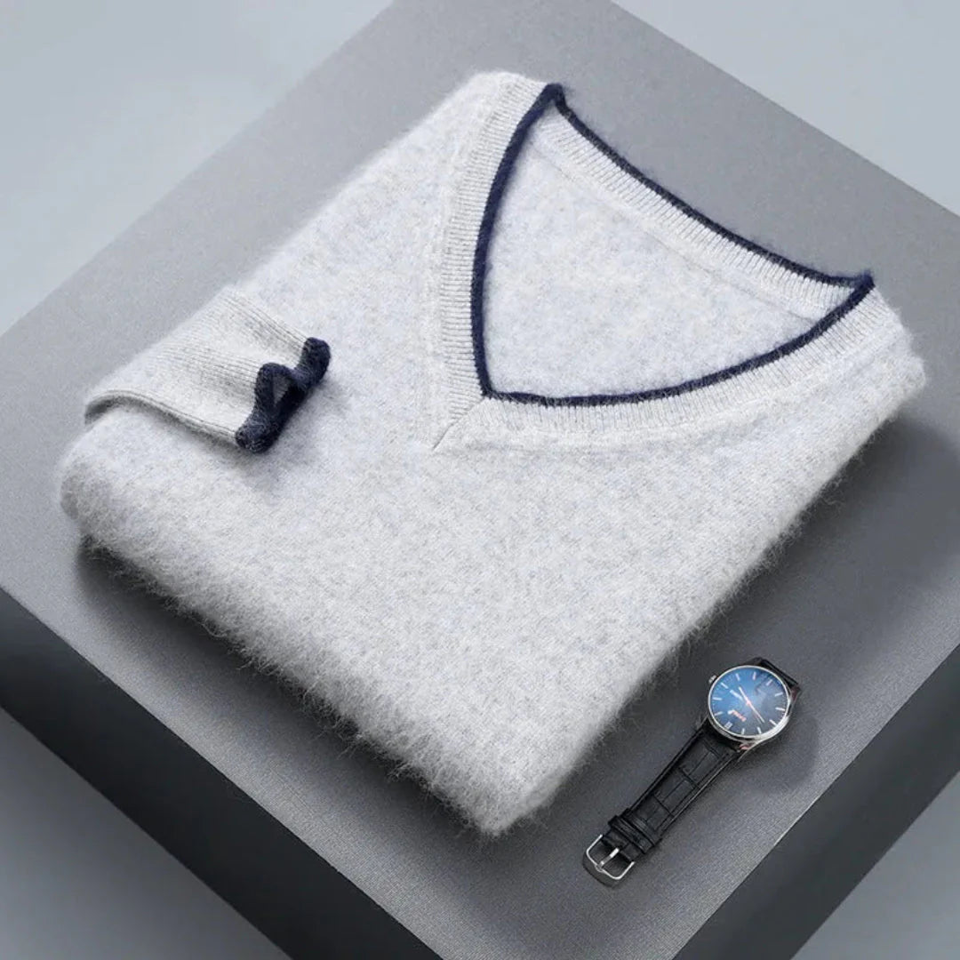 Luxurious Mink Cashmere V-Neck Sweater Light Gray