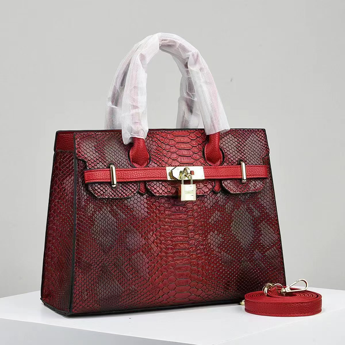 Elegant Croc-Embossed Handbag Red