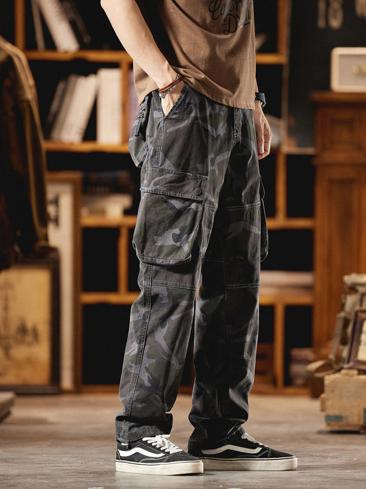 Men's Vintage-Inspired Camo Cargo Pants