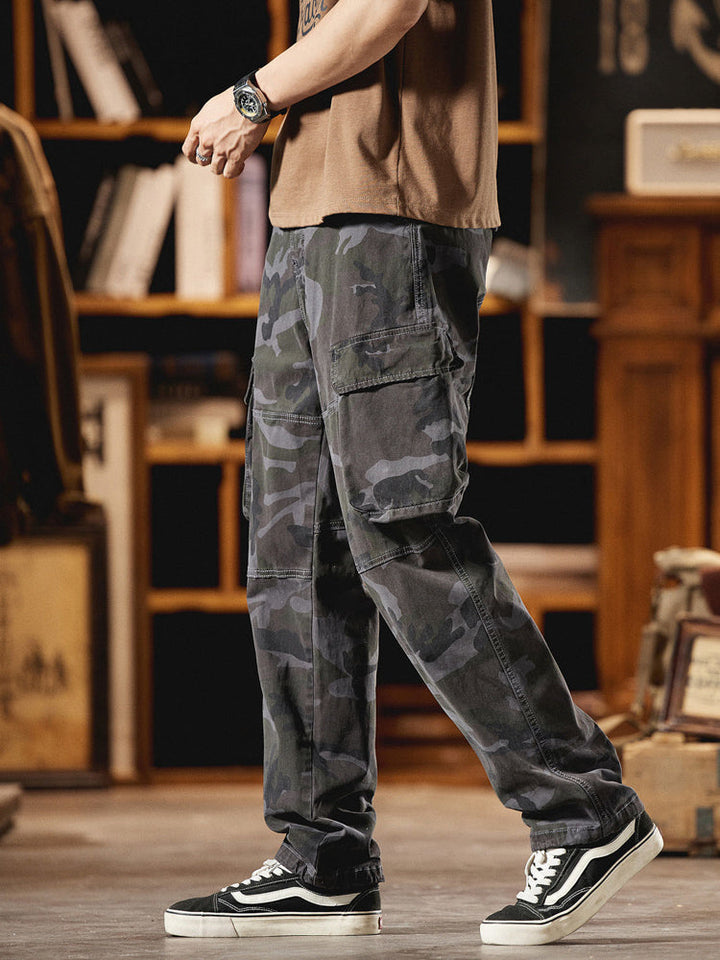 Men's Vintage-Inspired Camo Cargo Pants