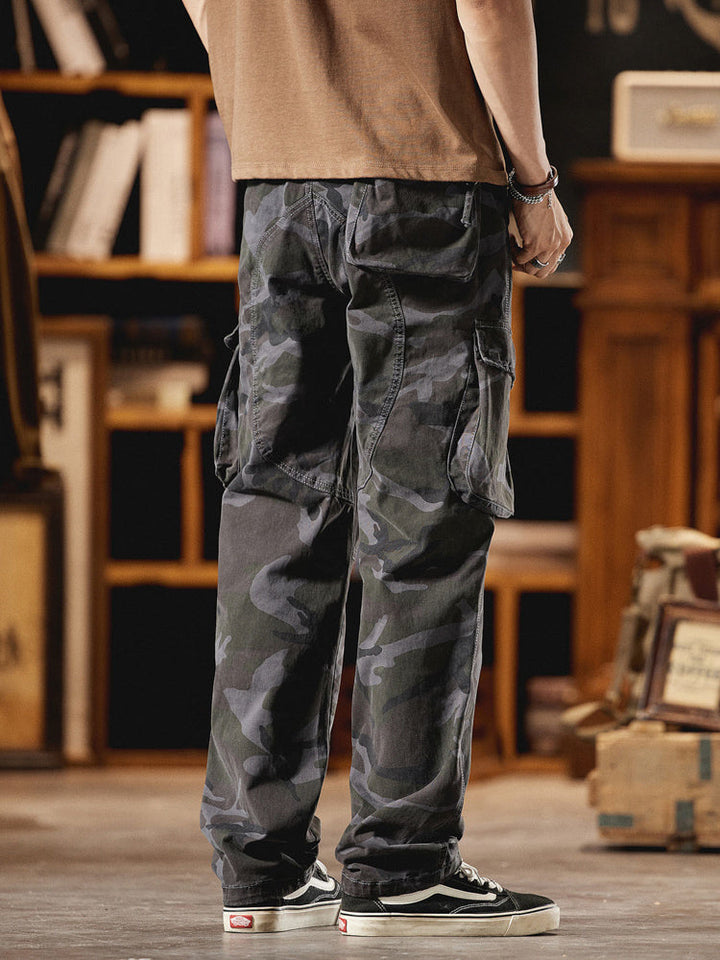 Men's Vintage-Inspired Camo Cargo Pants
