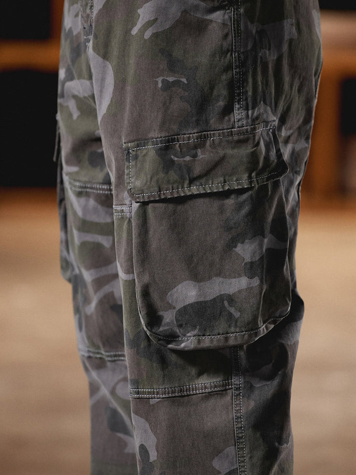 Men's Vintage-Inspired Camo Cargo Pants