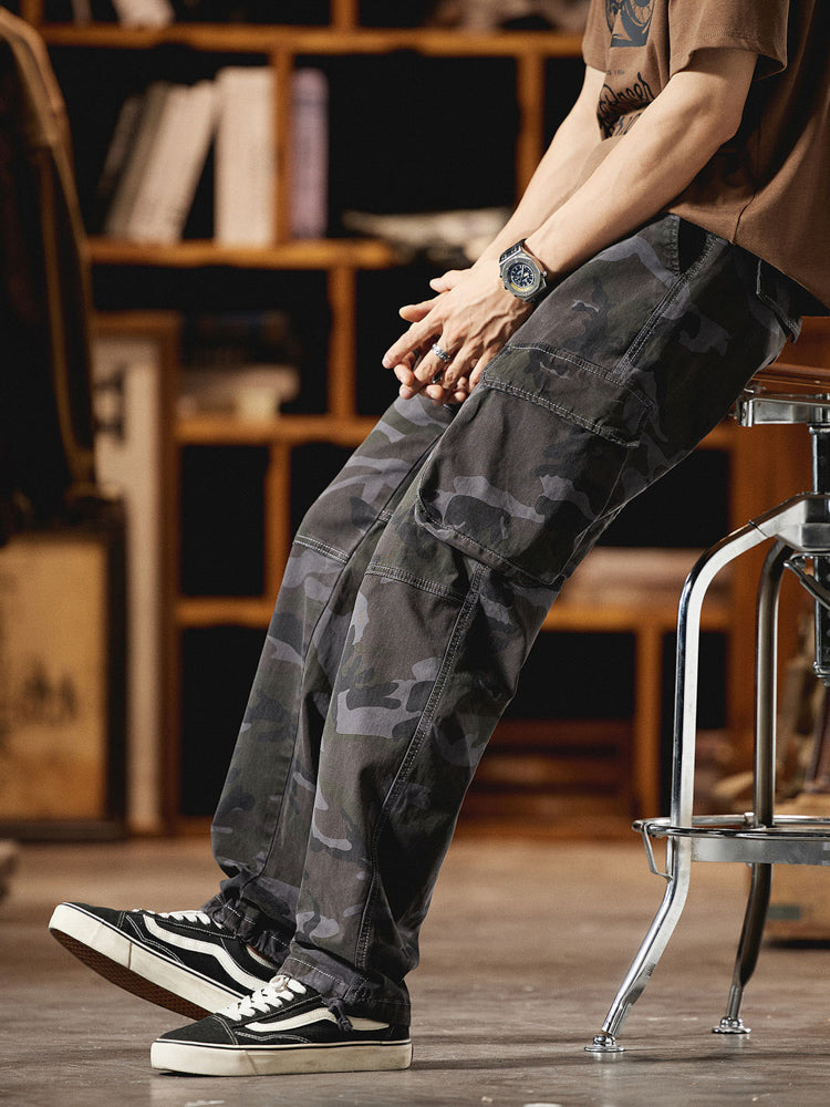Men's Vintage-Inspired Camo Cargo Pants