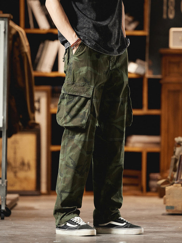 Men's Vintage-Inspired Camo Cargo Pants