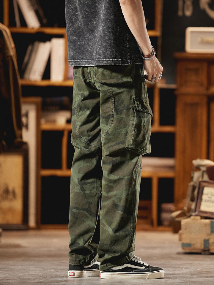 Men's Vintage-Inspired Camo Cargo Pants
