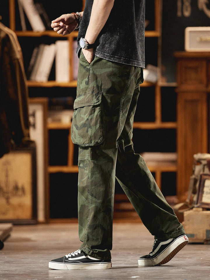 Men's Vintage-Inspired Camo Cargo Pants