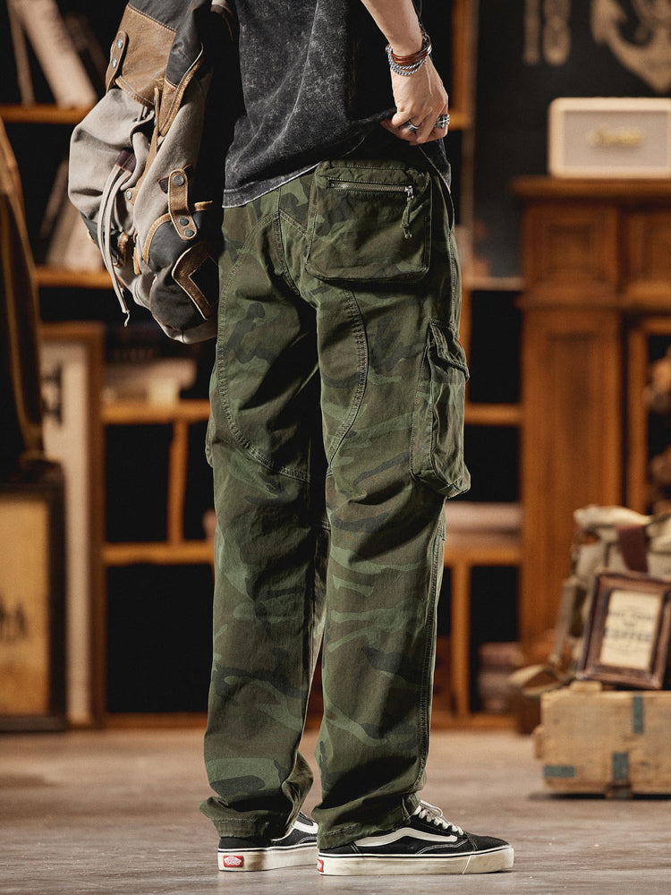 Men's Vintage-Inspired Camo Cargo Pants