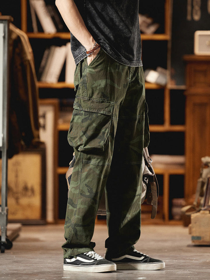 Men's Vintage-Inspired Camo Cargo Pants