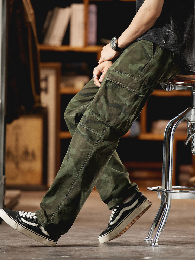 Men's Vintage-Inspired Camo Cargo Pants