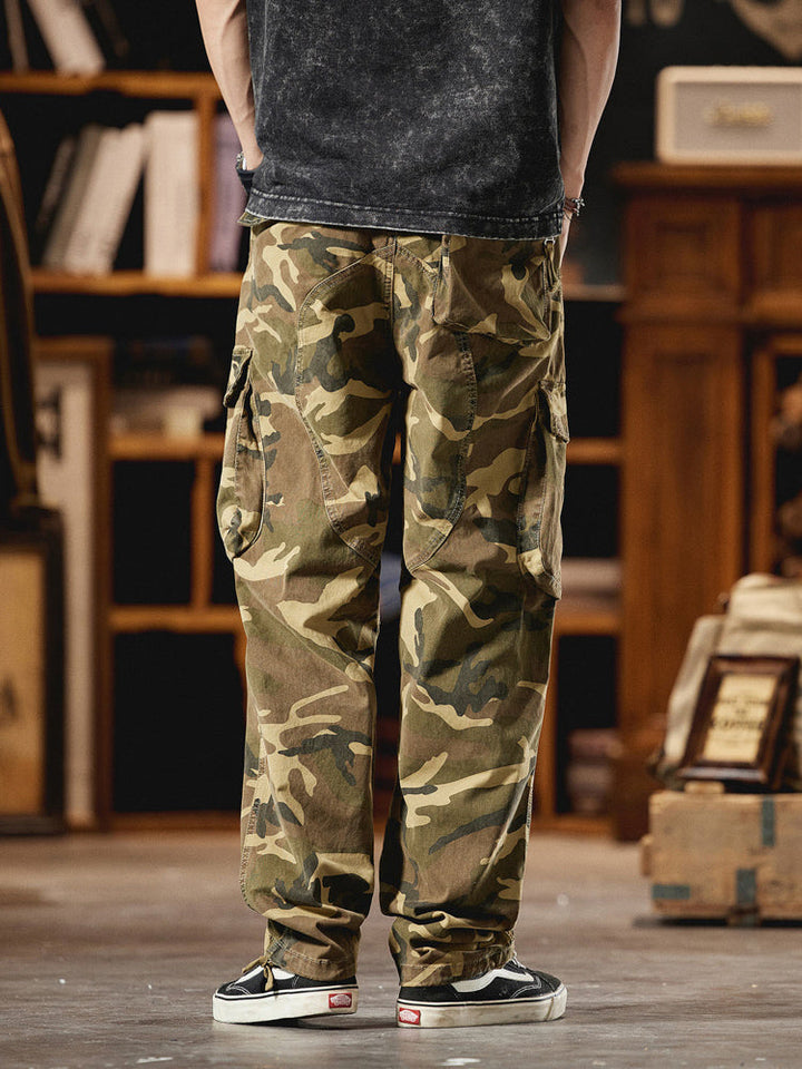 Men's Vintage-Inspired Camo Cargo Pants