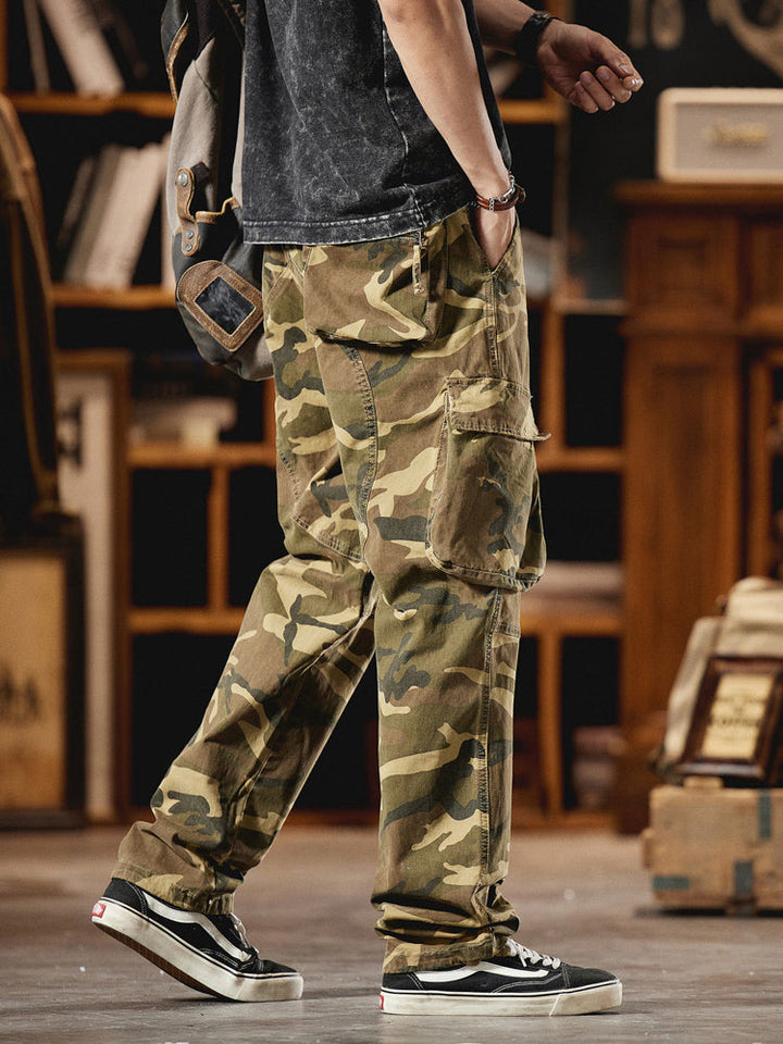 Men's Vintage-Inspired Camo Cargo Pants