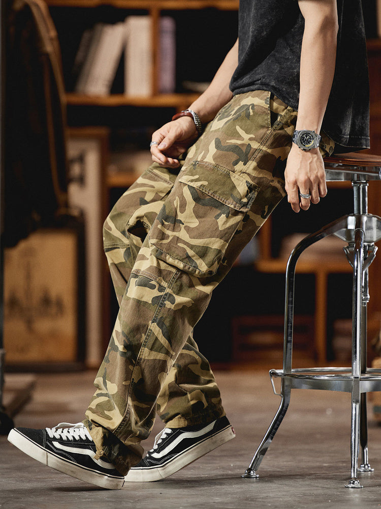 Men's Vintage-Inspired Camo Cargo Pants