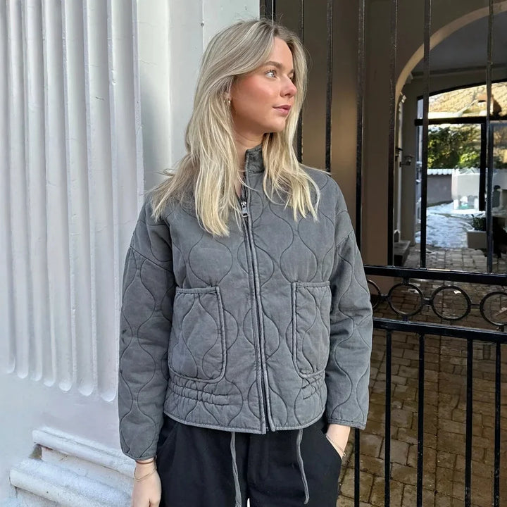 Reversible Diamond-Embellished Short Jacket – Cozy Autumn/Winter Layer