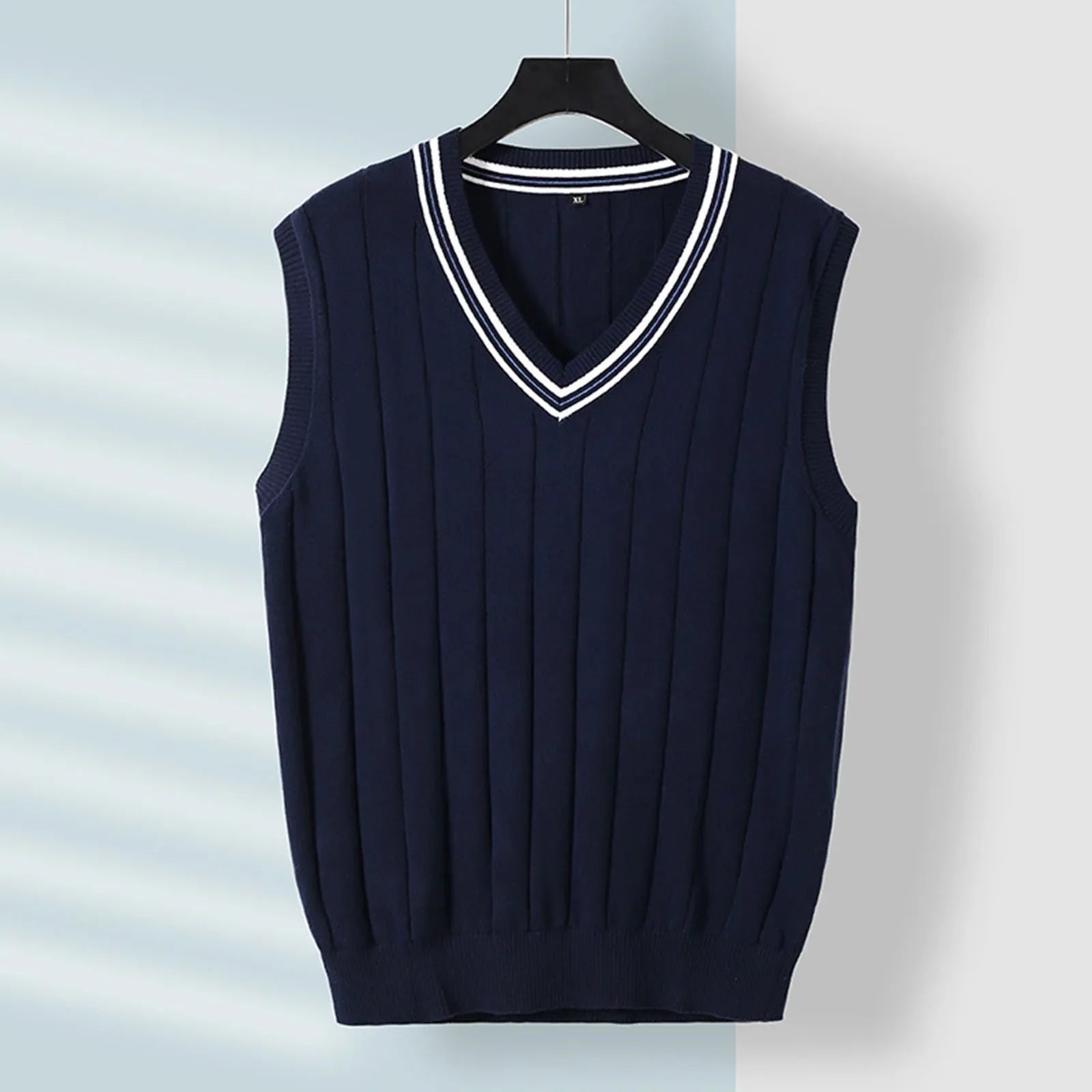 Men's Cashmere Sweater - Luxurious Softness and Comfort Navy