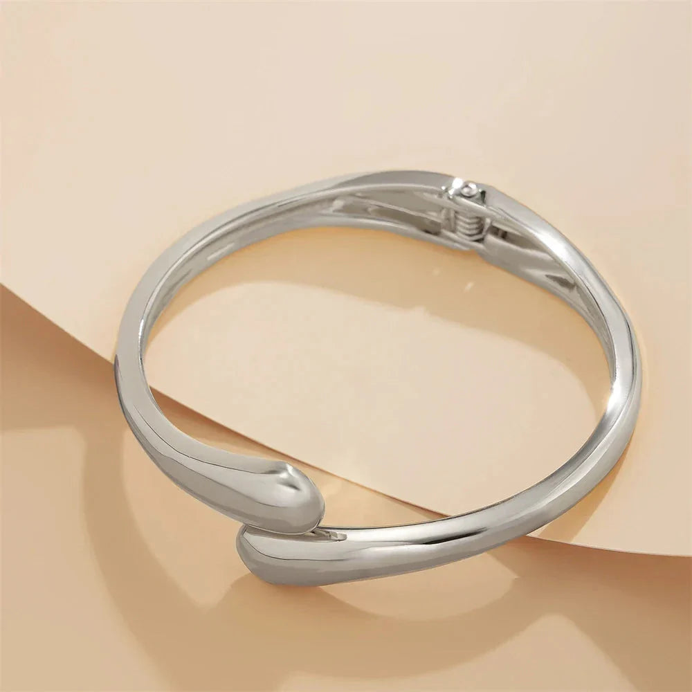 Sculptural Open Cuff Bracelet And Wrap-Around Open Band Ring Set for Women – Elegant Everyday Style-MODAUTLET