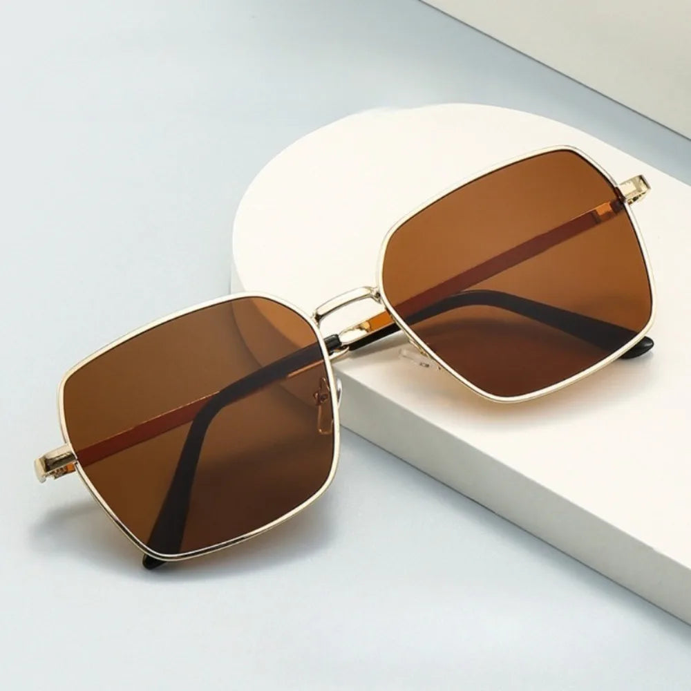 Classic Aviator Sunglasses for Timeless Style