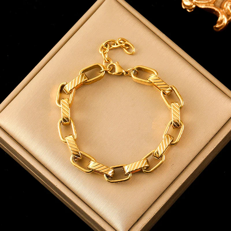 Elegant Gold Bracelet for Timeless Style-MODAUTLET