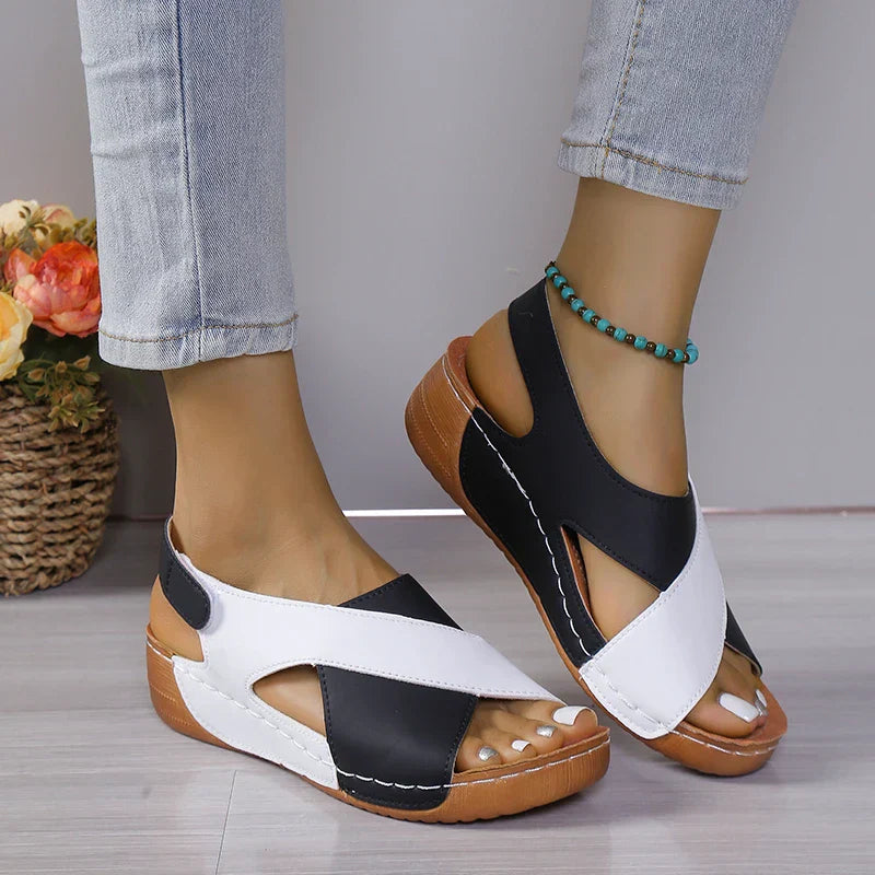 Women's Chic Orthopedic Jade Sandals Black and White