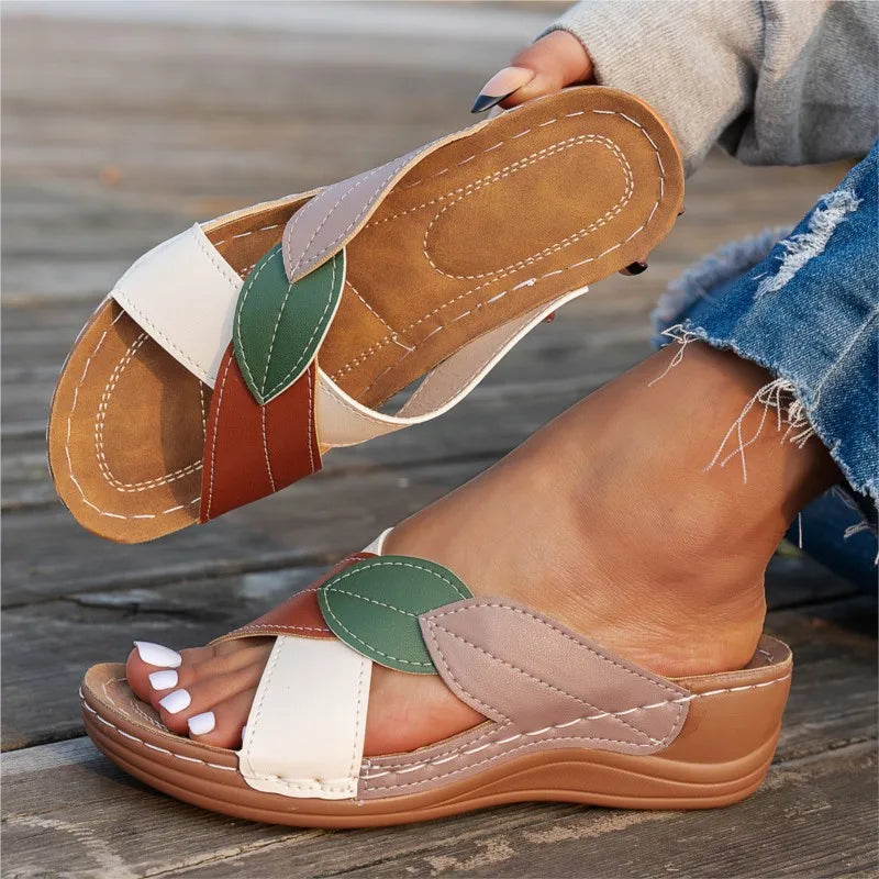 Women's Retro Leaf Slip-On Sandals White